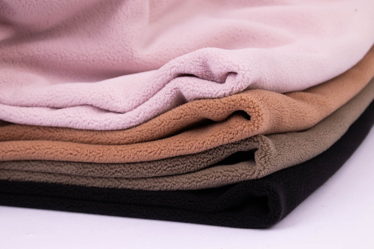 Fleece v metráži Látka fleece na ušití funkčních mikin